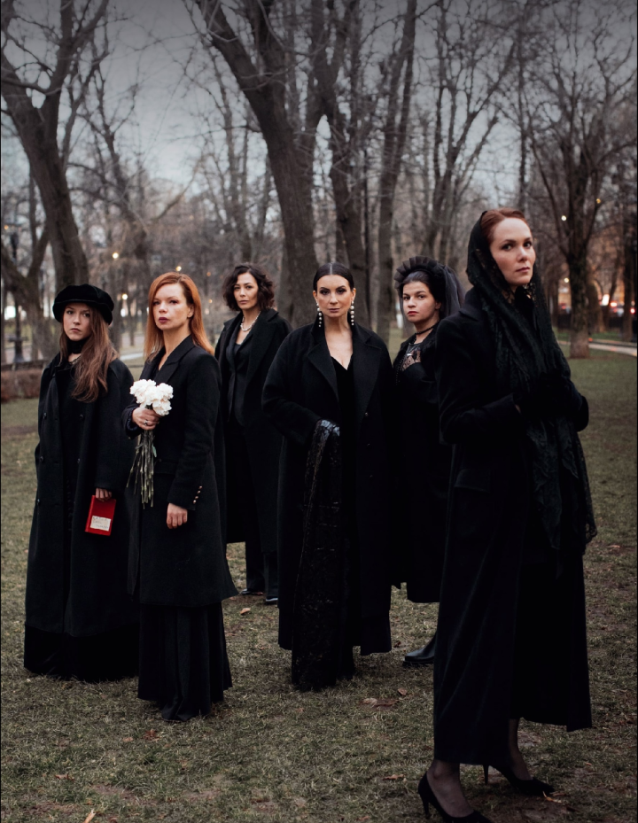 на фото: Екатерина Стриженова, Агния Кузнецова, Екатерина Волкова, Алиса Гребенщикова, Наталия Медведева для съемки рекламного имиджа спектакля "Женщины Есенина"
